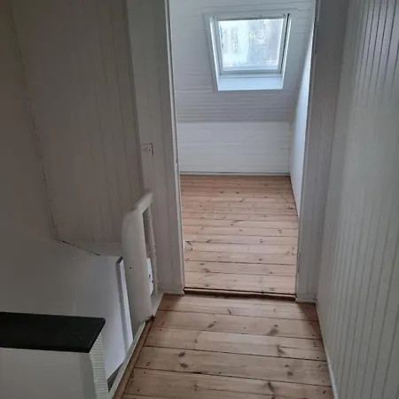 Apartment, Next To The Leilighet *